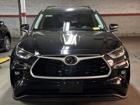 Certified 2023 Toyota Highlander LE image 6