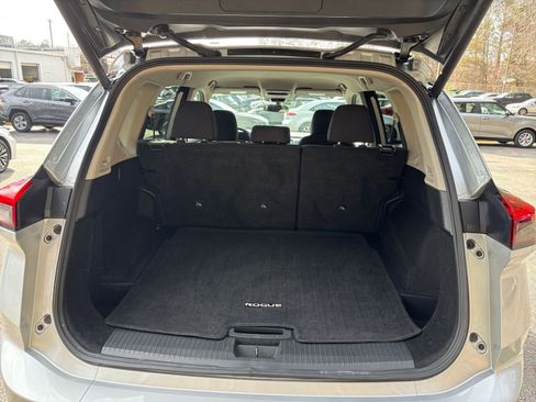 Used 2025 Nissan Rogue SV image 33