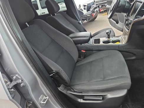 Used 2014 Jeep Grand Cherokee Laredo w/ Security & Convenience Group AWD/4WD image 12