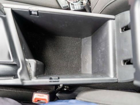 Used 2025 Hyundai Elantra Sport FWD image 32