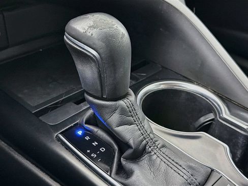 Used 2018 Toyota Camry XSE FWD image 18