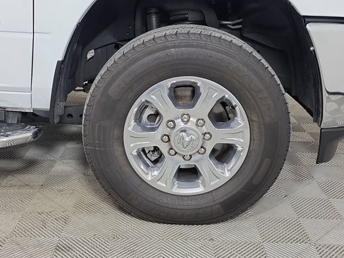 Used 2024 RAM 2500 Big Horn AWD/4WD image 10