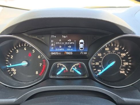 Used 2017 Ford Escape SE w/ SE Leather Comfort Package FWD image 18