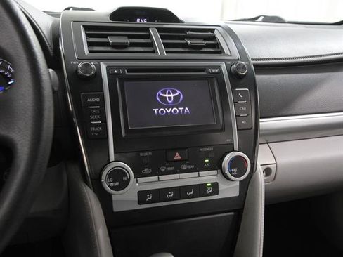 Used 2013 Toyota Camry LE image 9
