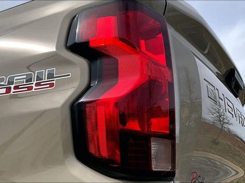 Used 2023 Chevrolet Colorado Trail Boss image 24