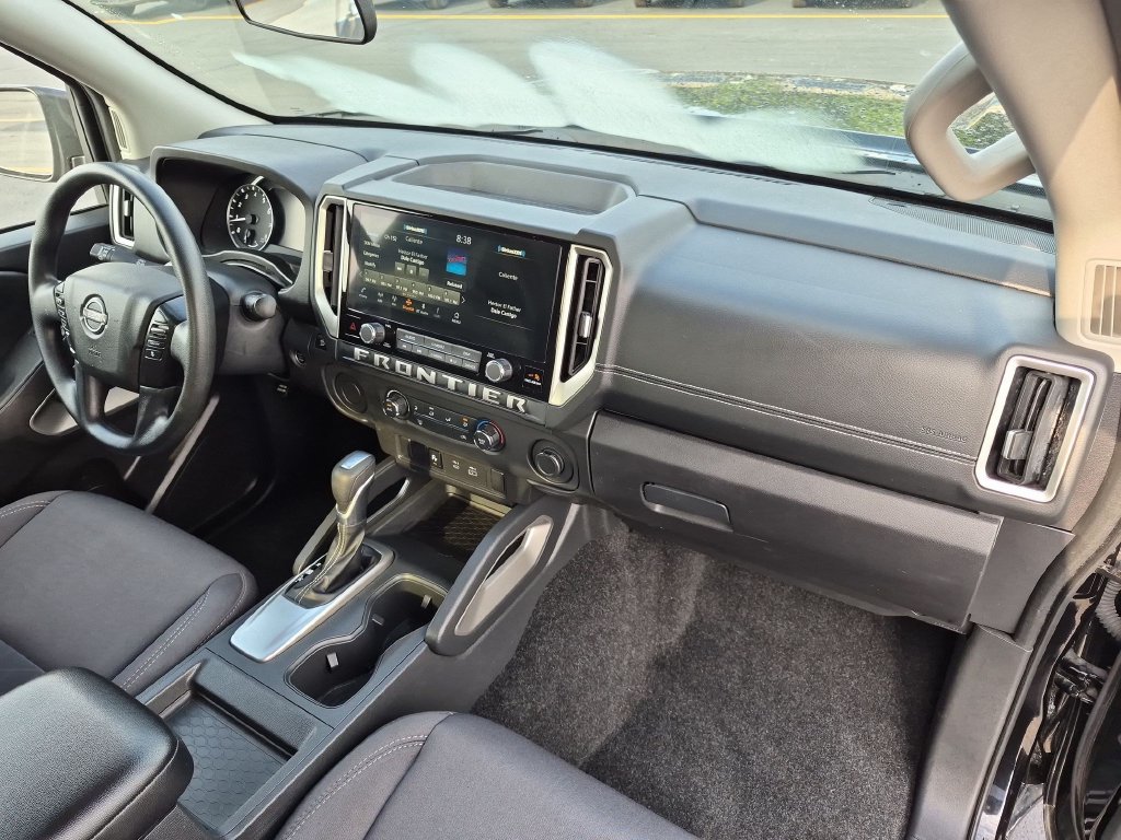 Used 2025 Nissan Frontier SV RWD image 26