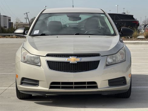Used 2014 Chevrolet Cruze LS image 8