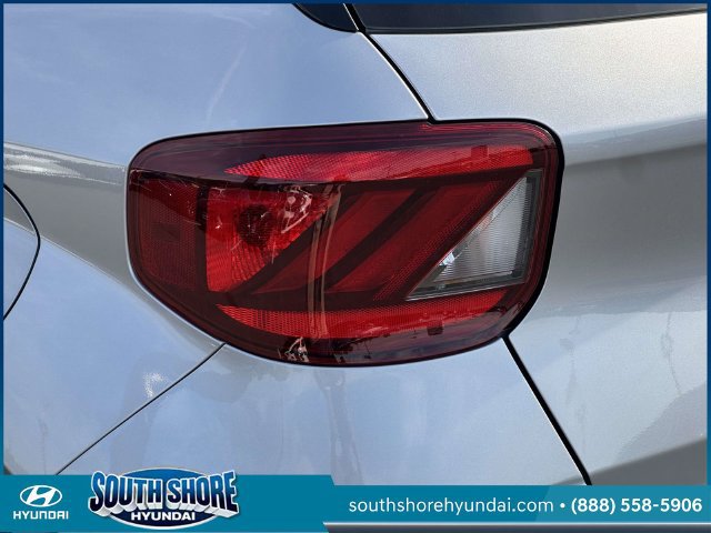 Certified 2024 Hyundai Venue SEL FWD image 11