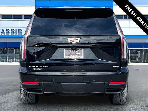 Used 2025 Cadillac Escalade Sport w/ Touring Package AWD/4WD image 4