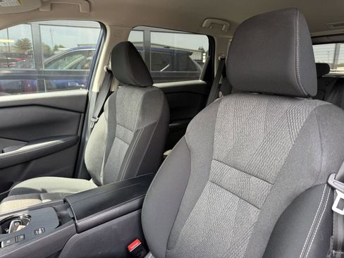 Used 2024 Nissan Rogue SV FWD image 9