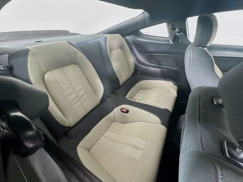 Used 2022 Ford Mustang Coupe RWD image 25