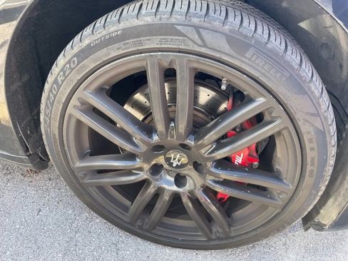 Used 2018 Maserati Quattroporte S image 5