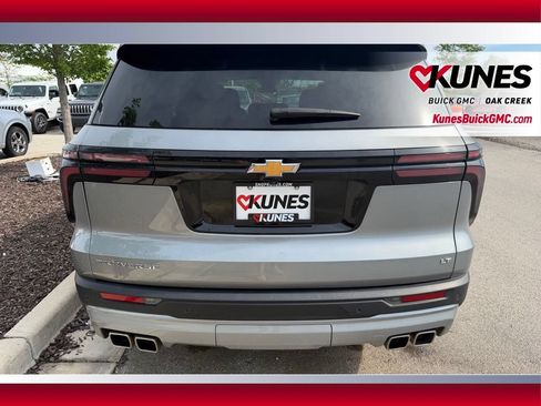 Used 2024 Chevrolet Traverse LT FWD image 9