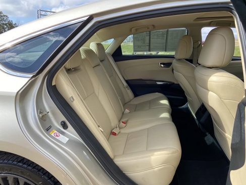 Used 2017 Toyota Avalon Touring image 13