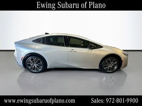 Used 2024 Toyota Prius XLE FWD image 8
