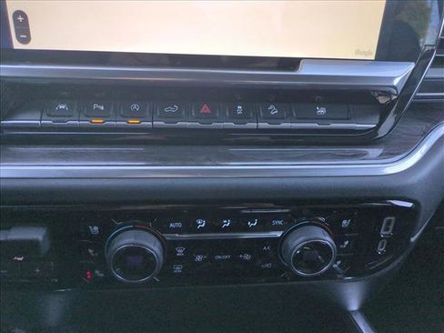 Used 2022 Chevrolet Silverado 1500 LTZ image 15