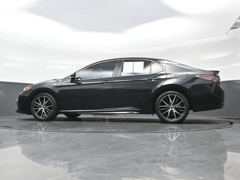 Used 2024 Toyota Camry SE FWD image 29