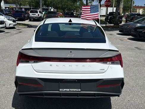 Used 2025 Hyundai Elantra SEL FWD image 6