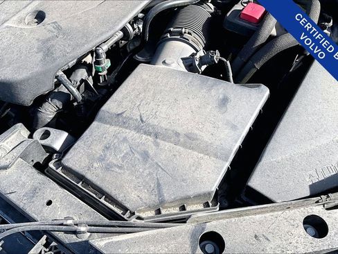 Certified 2025 Volvo XC60 B5 Plus image 42