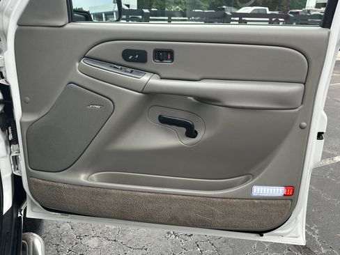 Used 2005 Chevrolet Avalanche Z66 w/ Sun And Sound Package RWD image 15