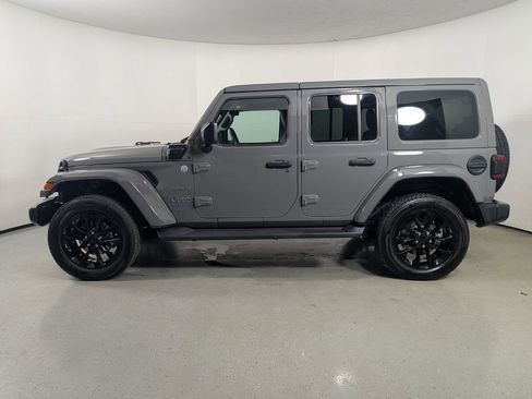 Used 2021 Jeep Wrangler Unlimited Sahara w/ Cold Weather Group AWD/4WD image 4