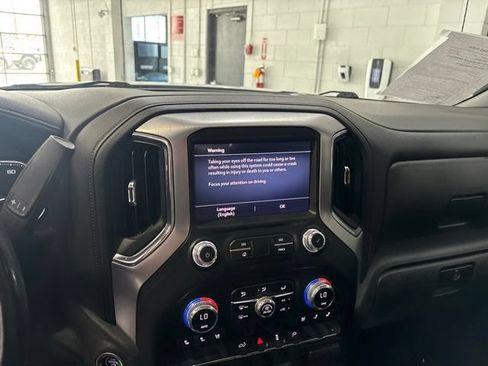 Used 2021 GMC Sierra 1500 SLT w/ SLT Premium Package AWD/4WD image 25