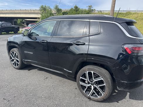 Used 2025 Jeep Compass Limited w/ Elite Group AWD/4WD image 6