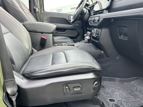 Used 2024 Jeep Wrangler Sahara image 16