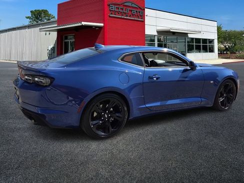 Used 2019 Chevrolet Camaro LT w/ RS Package image 5