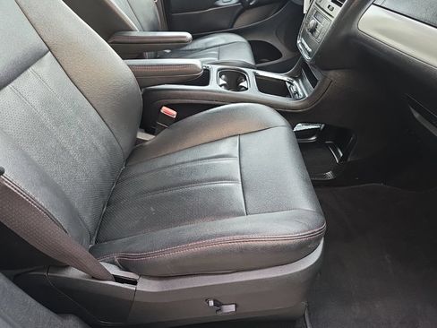 Used 2019 Dodge Grand Caravan GT FWD image 23