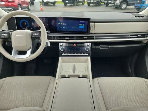 Used 2025 Hyundai Santa Fe SEL AWD/4WD image 11