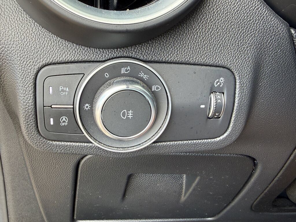Used 2023 Alfa Romeo Stelvio Veloce AWD/4WD image 28