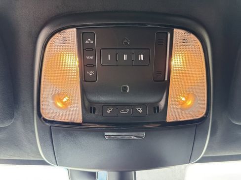 Used 2025 Dodge Durango R/T image 37