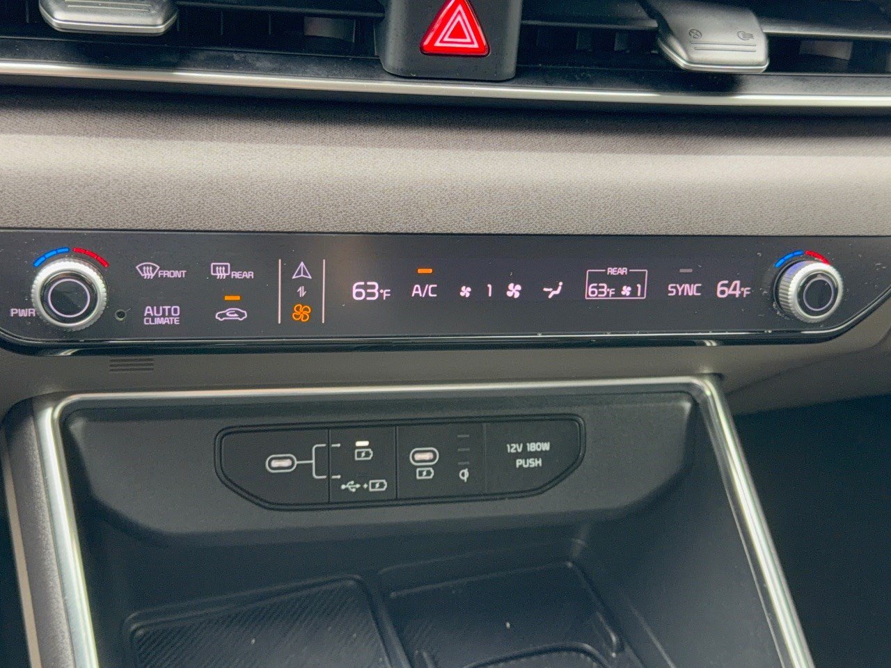Used 2025 Kia Carnival EX FWD image 22
