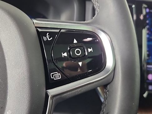 Certified 2023 Volvo XC60 B5 Plus w/ Climate Package image 28