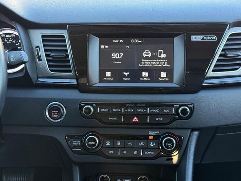 Used 2019 Kia Niro EX image 14