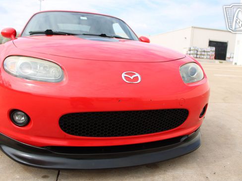 Used 2006 MAZDA MX-5 Miata Sport RWD image 36