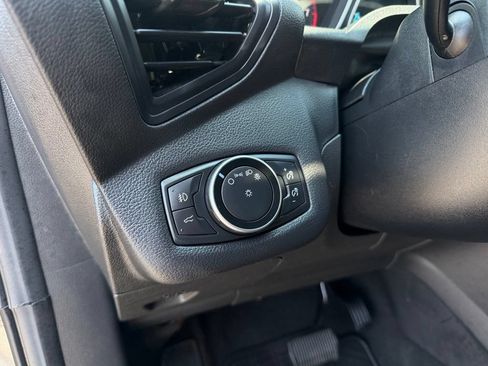 Used 2017 Ford Escape SE w/ SE Cold Weather Package FWD image 12