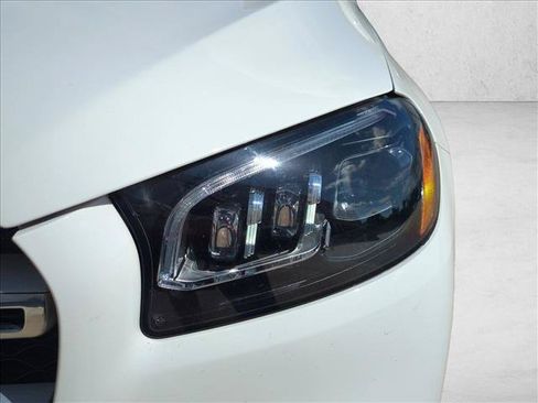 Used 2021 Mercedes-Benz GLS 450 4MATIC image 9