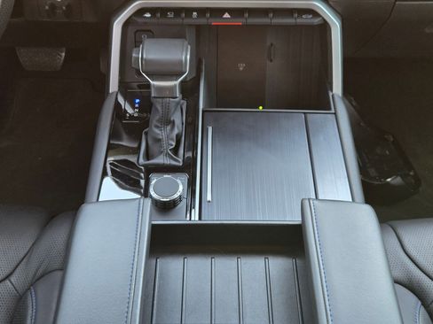 Used 2025 Toyota Tundra Platinum image 15