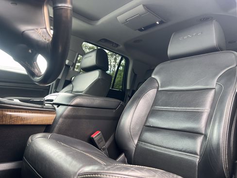 Used 2018 GMC Yukon Denali w/ Denali Ultimate Package AWD/4WD image 3