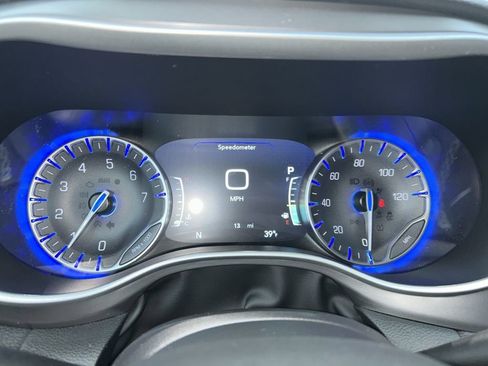 New 2026 Chrysler Pacifica Select image 31