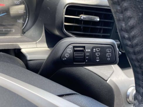 Used 2021 Ford Explorer XLT w/ Equipment Group 202A RWD image 30
