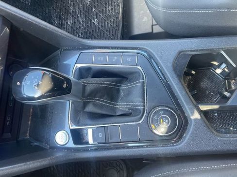 Used 2022 Volkswagen Tiguan SEL R-Line image 30