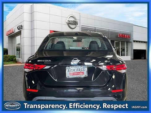 Certified 2024 Nissan Sentra SV FWD image 7