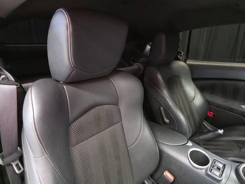 Used 2020 Nissan 370Z NISMO RWD image 33