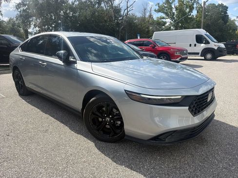 Used 2025 Honda Accord SE image 6