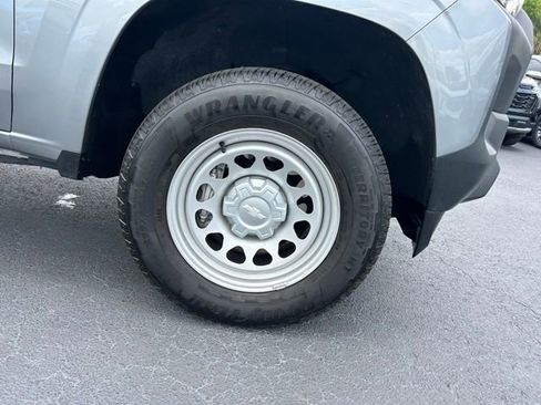 Used 2025 Chevrolet Colorado W/T w/ Advanced Trailering Package image 8