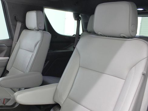 Used 2022 GMC Yukon SLT w/ SLT Premium Package image 38