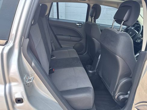 Used 2011 Dodge Caliber Mainstreet FWD image 20